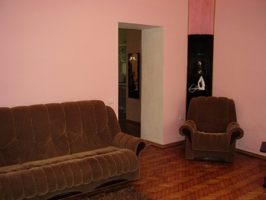 посуточная аренда 2-комнатной квартиры: 
Харьков, ул. Мироносицкая, 93.